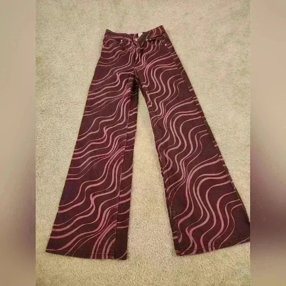 H&M Divided Women's Boot Cut Jeans in Burgundy with Light Pink Wave Print